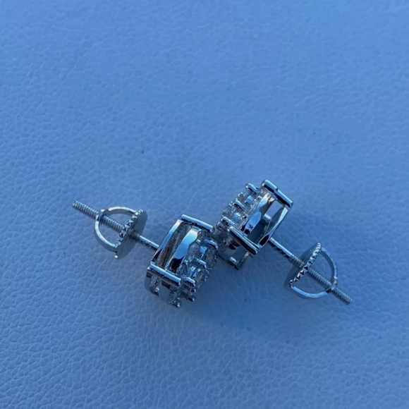 Solid 925 sterling silver cz cluster earri… - Picture 4 of 6